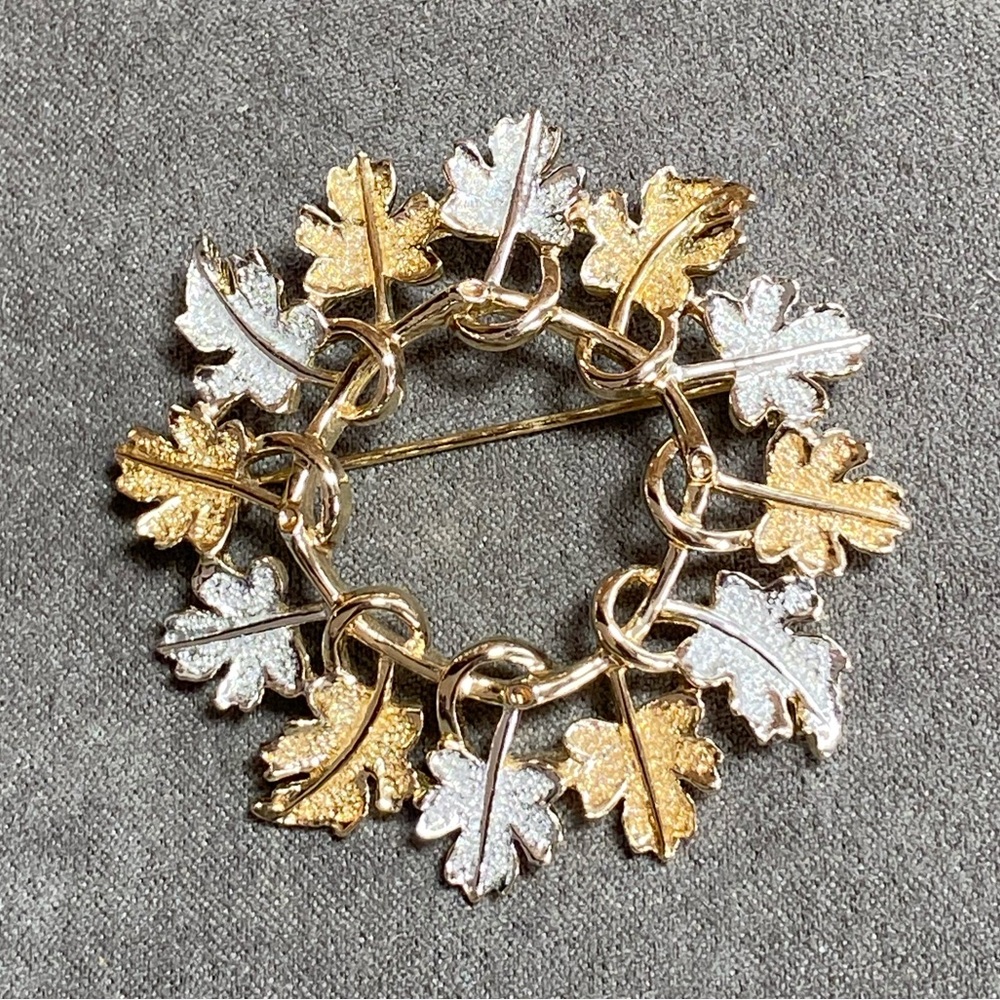 Vintage 1968 Sarah Coventry Gold and Silver Leaf Circular Brooch Signed